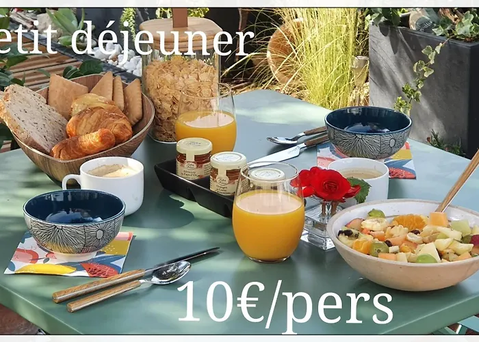 Le Petit Coin De Provence 3*